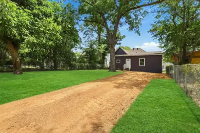 705 E Austin Street, Paris, TX 75460 - Photo 27
