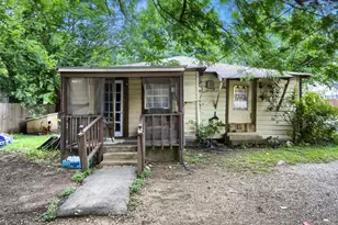 1012 E Jefferson St, Waxahachie, TX 75165 - Photo 3