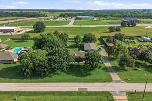 522 Preston Dr, Pottsboro, TX 75076 - Photo 3