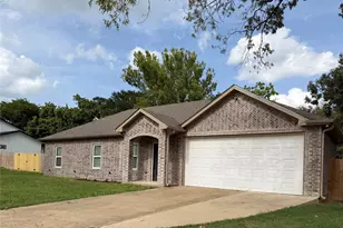 449 Cypress St, Pittsburg, TX 75686 - Photo 3