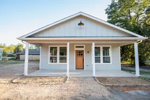 802 Walnut St, Honey Grove, TX 75446 - Photo 1