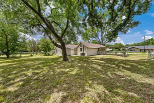 117 N Oak St, Lacy Lakeview, TX 76705 - Photo 33