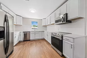 117 N Oak St, Lacy Lakeview, TX 76705 - Photo 7