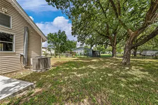 117 N Oak St, Lacy Lakeview, TX 76705 - Photo 29