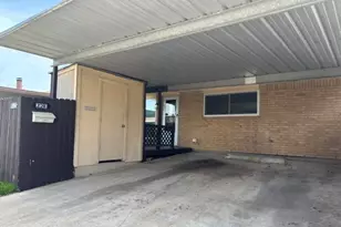 22 E Townhouse Ln, Grand Prairie, TX 75052 - Photo 33