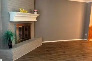 22 E Townhouse Ln, Grand Prairie, TX 75052 - Photo 9