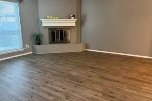 22 E Townhouse Ln, Grand Prairie, TX 75052 - Photo 9