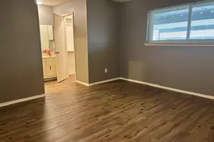 22 E Townhouse Ln, Grand Prairie, TX 75052 - Photo 21