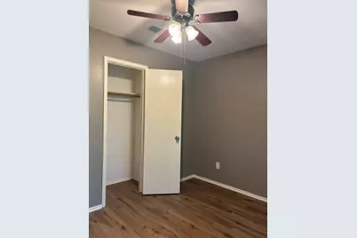 22 E Townhouse Lane #31, Grand Prairie, TX 75052 - Photo 17