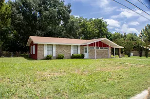 1307 S Delaware St, Clarksville, TX 75426 - Photo 3