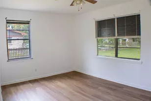 1307 S Delaware St, Clarksville, TX 75426 - Photo 5
