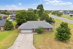 2 Finley Cir, Krum, TX 76249 - Photo 31