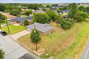 2 Finley Cir, Krum, TX 76249 - Photo 33