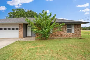 2 Finley Cir, Krum, TX 76249 - Photo 3