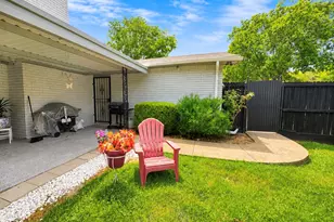 8633 Baumgarten Dr, Dallas, TX 75228 - Photo 21