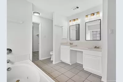 1104 Breezewood Drive, Lewisville, TX 75077 - Photo 15