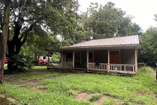 1049 3rd St SE, Paris, TX 75460 - Photo 3