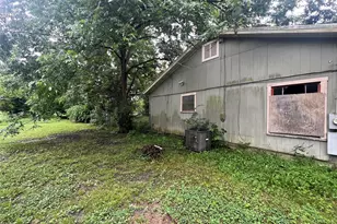 1049 3rd St SE, Paris, TX 75460 - Photo 27