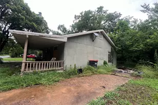 1049 3rd St SE, Paris, TX 75460 - Photo 5