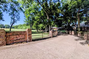 1431 S Houston School Rd, Lancaster, TX 75146 - Photo 3
