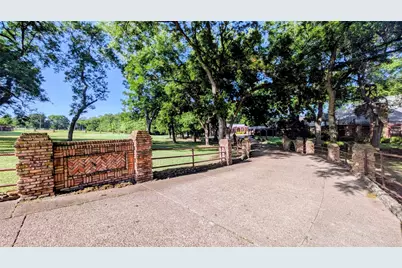 1431 S Houston School Road, Lancaster, TX 75146 - Photo 3