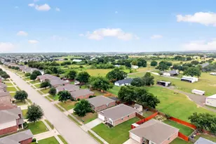 1218 Feather Crest Dr, Krum, TX 76249 - Photo 3