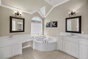 2848 Gillespie Ln, Grand Prairie, TX 75052 - Photo 29