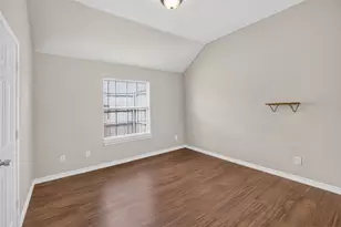 2848 Gillespie Ln, Grand Prairie, TX 75052 - Photo 19