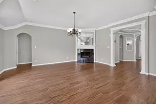 2848 Gillespie Ln, Grand Prairie, TX 75052 - Photo 13