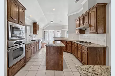 2848 Gillespie Lane, Grand Prairie, TX 75052 - Photo 9