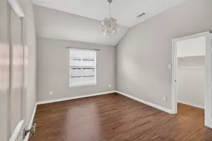 2848 Gillespie Ln, Grand Prairie, TX 75052 - Photo 21