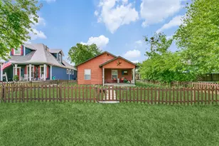 612 E Wall St, Grapevine, TX 76051 - Photo 5