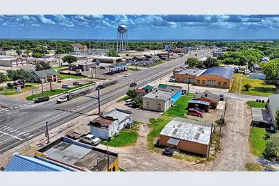 105 W Highway 82, Nocona, TX 76255 - Photo 21