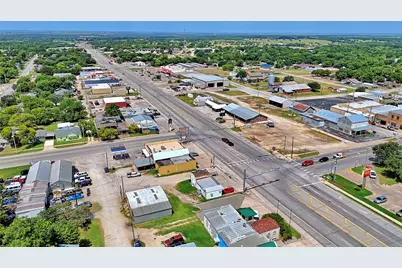105 W Highway 82, Nocona, TX 76255 - Photo 7