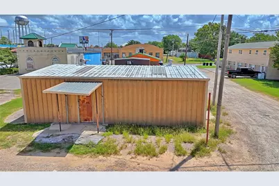 105 W Highway 82, Nocona, TX 76255 - Photo 23