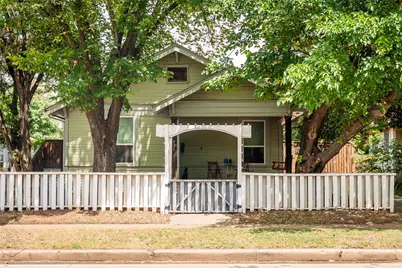 526 S Edgefield Avenue, Dallas, TX 75208 - Photo 1