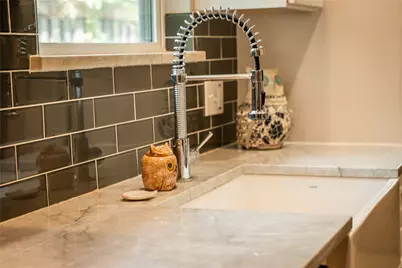 526 S Edgefield Avenue, Dallas, TX 75208 - Photo 13