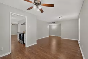 433 Solitude Dr, Garland, TX 75043 - Photo 9