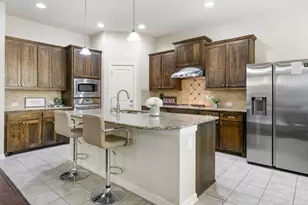 220 Sir Brine Dr, Lewisville, TX 75056 - Photo 9