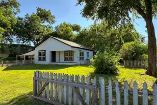 403 N Gaither St, Glen Rose, TX 76043 - Photo 1