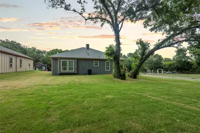 401 S 4th Street, Bonham, TX 75418 - Photo 25