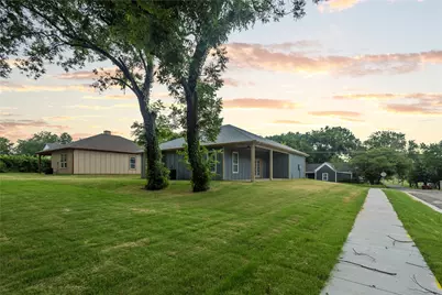 401 S 4th Street, Bonham, TX 75418 - Photo 25
