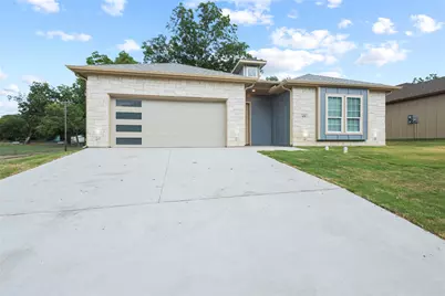 401 S 4th Street, Bonham, TX 75418 - Photo 1