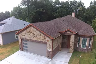 403 S 4th St, Bonham, TX 75418 - Photo 3