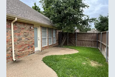 312 Moss Hill Road, Irving, TX 75063 - Photo 3