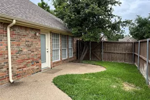 312 Moss Hill Rd, Irving, TX 75063 - Photo 3