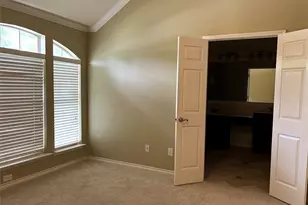 312 Moss Hill Rd, Irving, TX 75063 - Photo 7