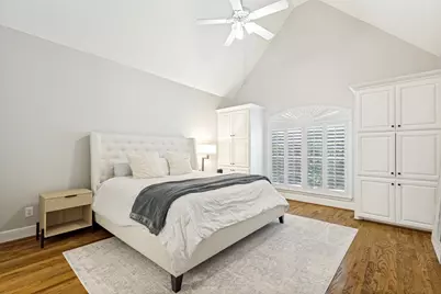 4167 Towne Green Circle, Addison, TX 75001 - Photo 9