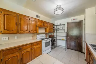 13511 Rawhide Pkwy, Farmers Branch, TX 75234 - Photo 9