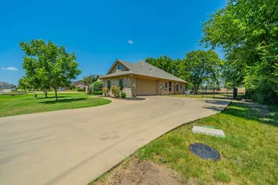 1812 Rockview Drive, Granbury, TX 76049 - Photo 21